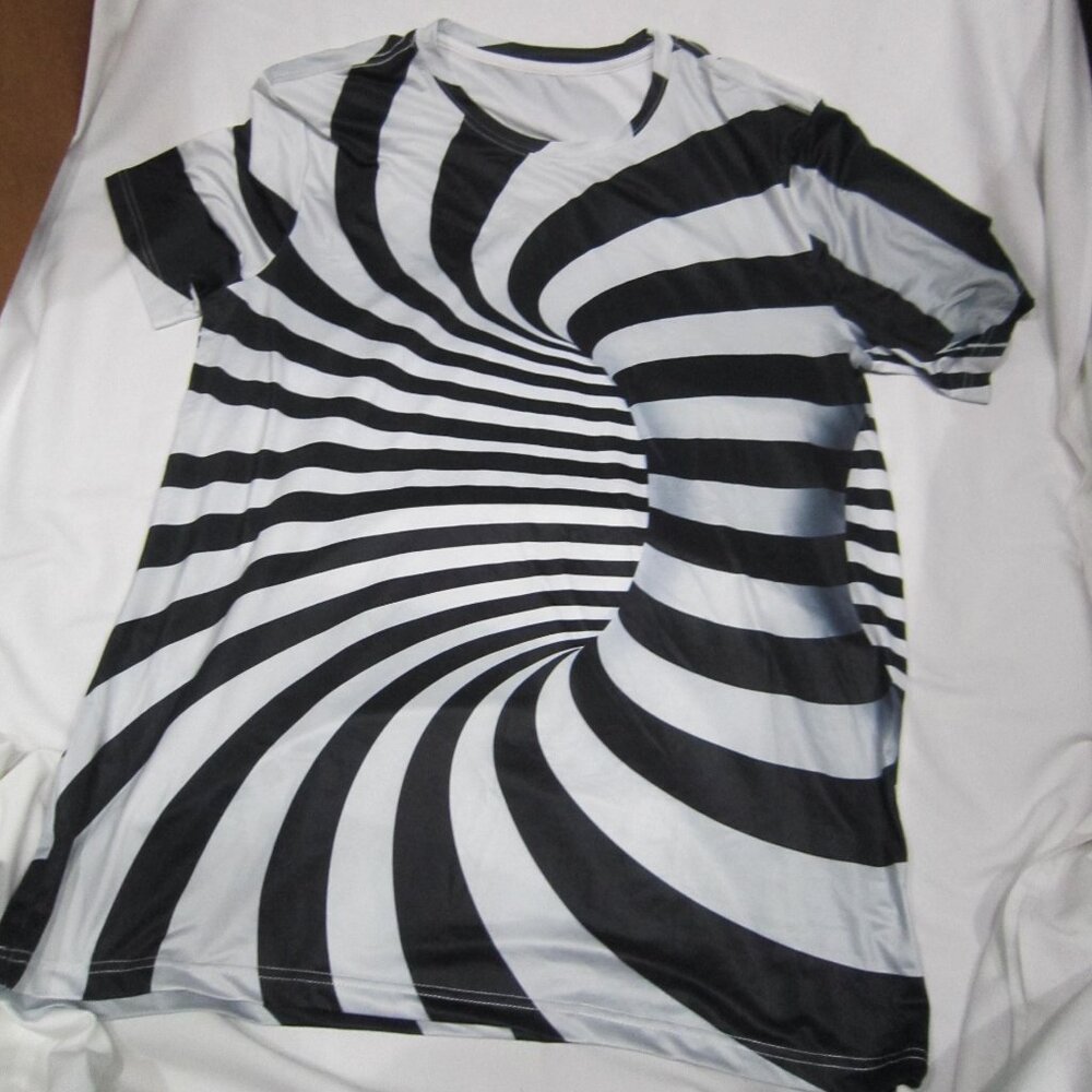 Men's Black & White striped 3-D design T-Shirt sz.2XL "NWOT"